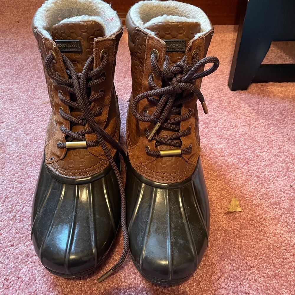 Michael Kors Easton Lace-up Duck Boots